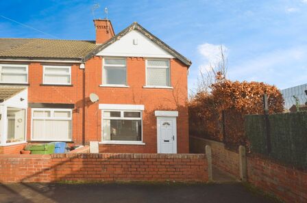 Devonshire Avenue East, 2 bedroom End Terrace House to rent, £725 pcm