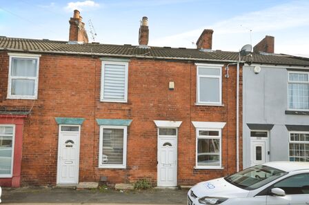 South Street North, 2 bedroom Mid Terrace House to rent, £775 pcm