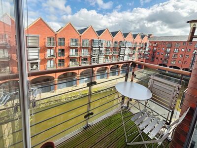 Handbridge Square, 1 bedroom  Flat for sale, £150,000