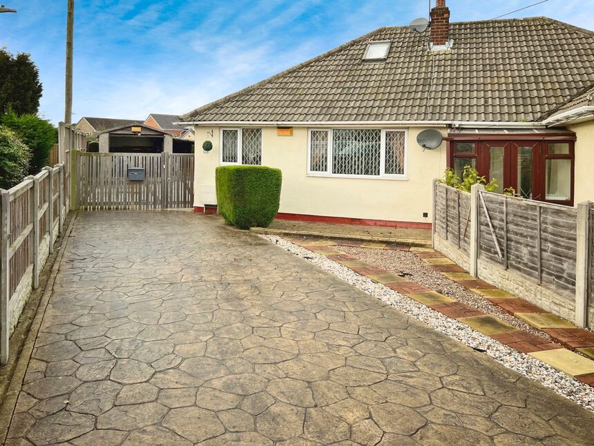 2 bedroom Semi Detached Bungalow for sale