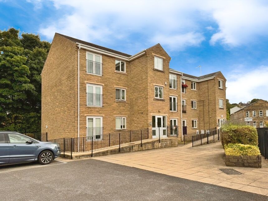 Main image of 2 bedroom  Flat to rent, Balme Road, Cleckheaton, West Yorkshire, BD19