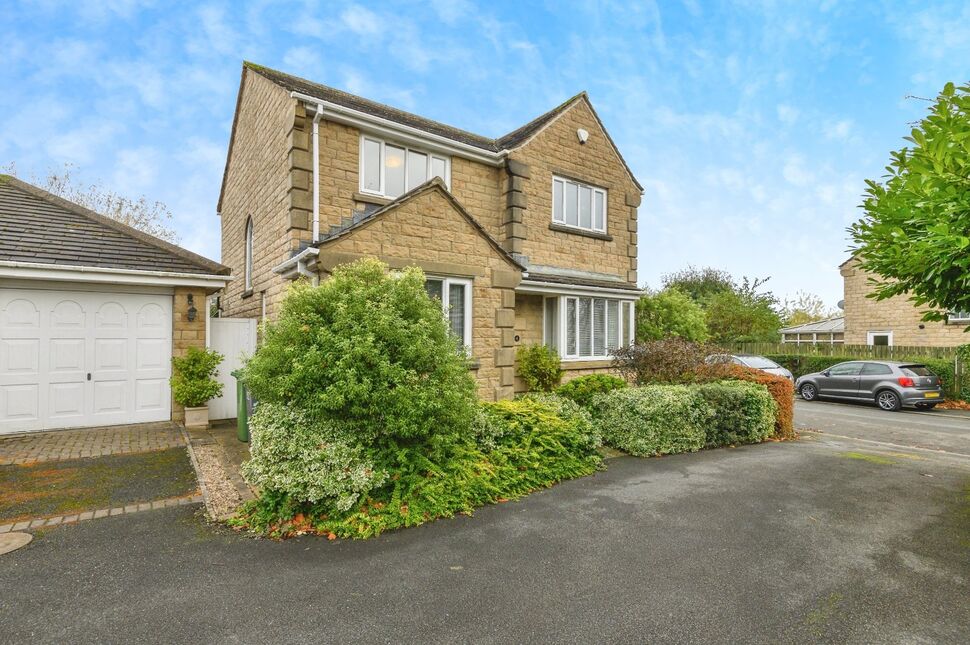 Main image of 4 bedroom Detached House for sale, Spinners Way, Scholes, West Yorkshire, BD19