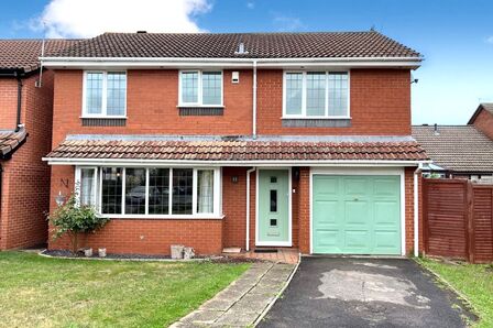 4 bedroom Detached House to rent