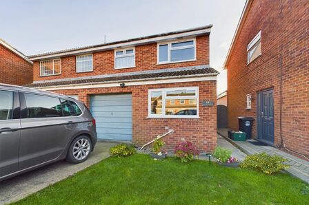 Windsor Close, 3 bedroom Semi Detached House for sale, £350,000