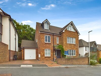 5 bedroom Detached House for sale