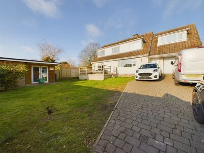 Clevedon Road, 4 bedroom Detached House for sale, £599,950