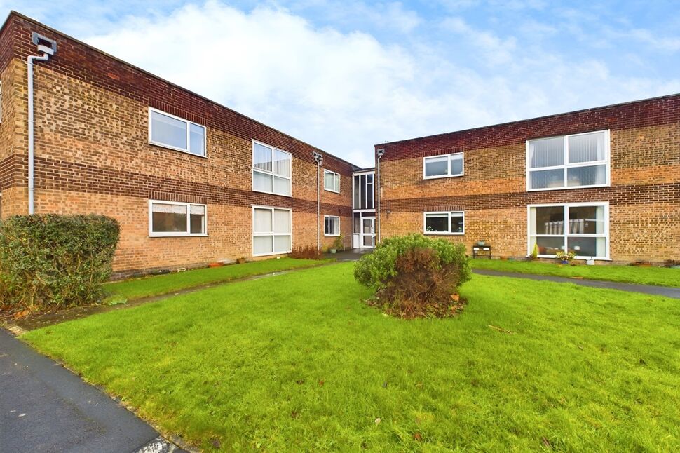 Main image of 2 bedroom  Flat for sale, Kenn Road, Clevedon, North Somerset, BS21