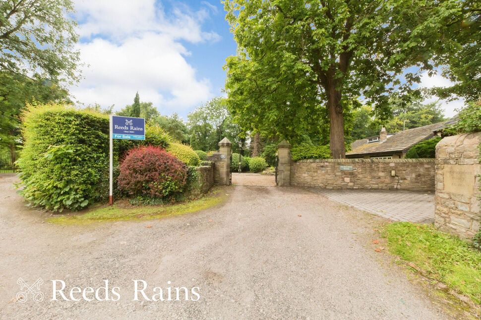 Main image of 2 bedroom Detached House for sale, Oak Lane, Kerridge, Cheshire, SK10