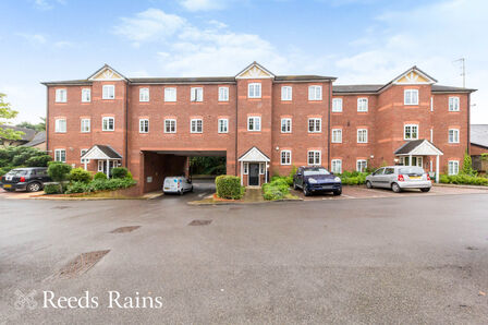 Canal Street, 2 bedroom  Flat for sale, £129,500
