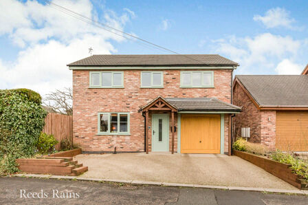 3 bedroom Detached House for sale