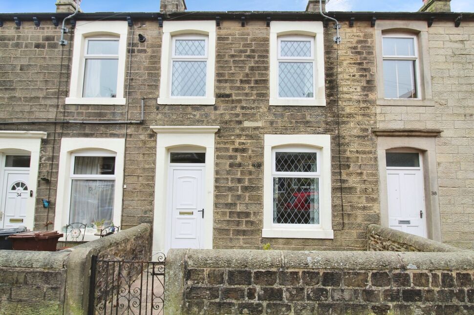 Main image of 2 bedroom Mid Terrace House to rent, Park Road, Barnoldswick, Lancashire, BB18