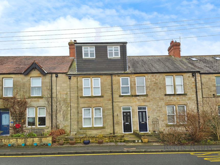 4 bedroom Mid Terrace House for sale