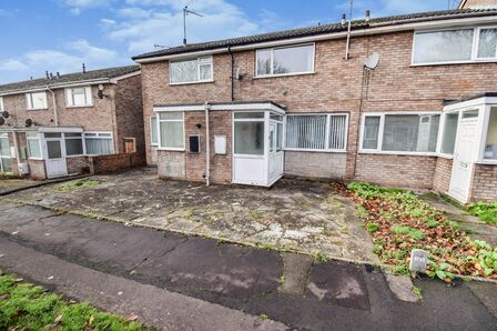 Crakston Close, 2 bedroom Mid Terrace House to rent, £950 pcm