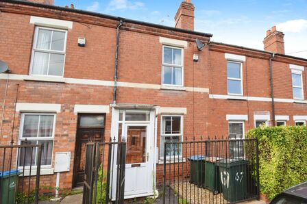 4 bedroom Mid Terrace House for sale