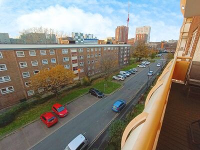 The Lane, 3 bedroom  Flat for sale, £168,000