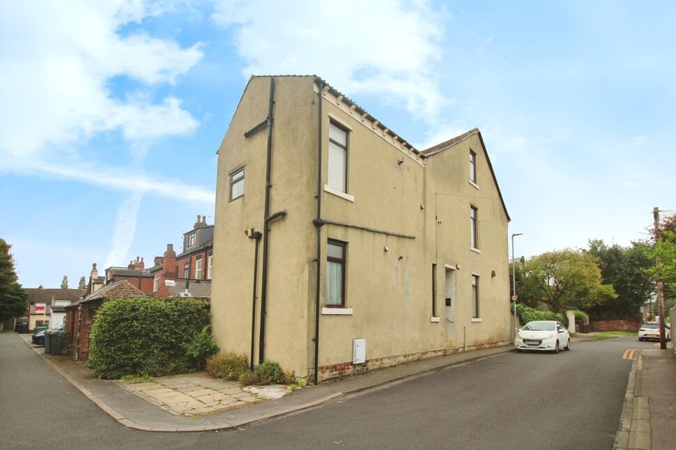 Main image of 2 bedroom  Flat for sale, Sandbed Lane, Leeds, West Yorkshire, LS15