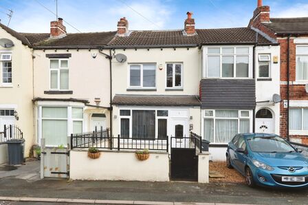 2 bedroom Mid Terrace House for sale