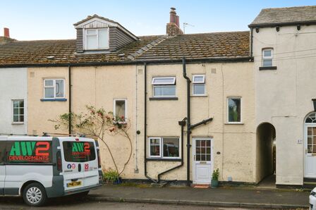 3 bedroom Mid Terrace House for sale