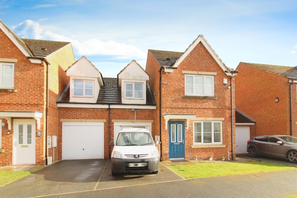 Main image of 3 bedroom Semi Detached House for sale, Whinmoor Way, Leeds, West Yorkshire, LS14