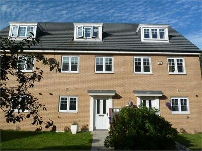 3 bedroom Mid Terrace House to rent