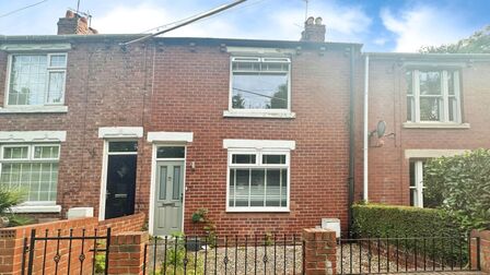 3 bedroom Mid Terrace House to rent