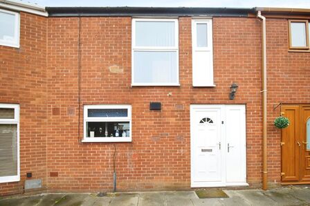 Crighton, 3 bedroom Mid Terrace House to rent, £700 pcm