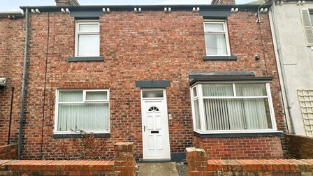 2 bedroom Mid Terrace House to rent