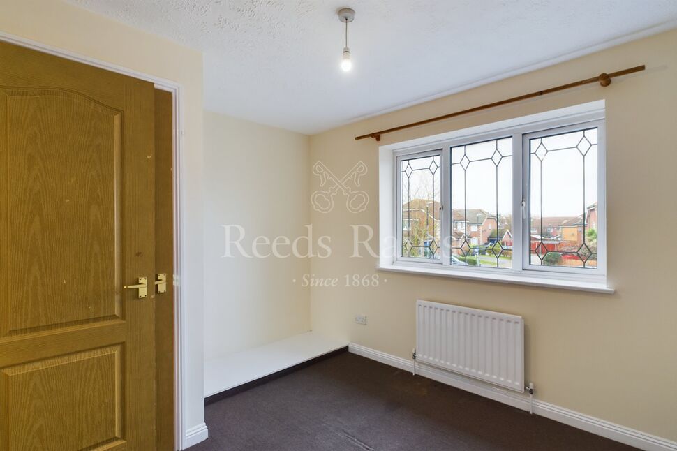 2 Bedroom Mid Terrace House To Rent, Snipe Close, Erith, DA8 | £1,500 Pcm