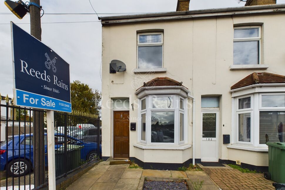 Main image of 2 bedroom End Terrace House for sale, London Road, Stone, Kent, DA2