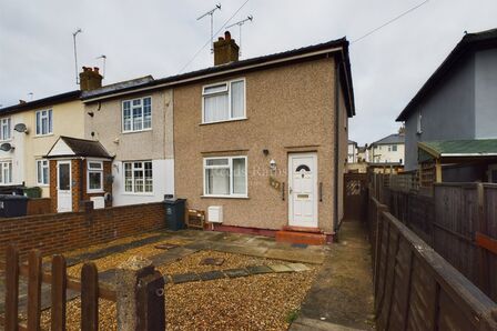 2 bedroom End Terrace House to rent