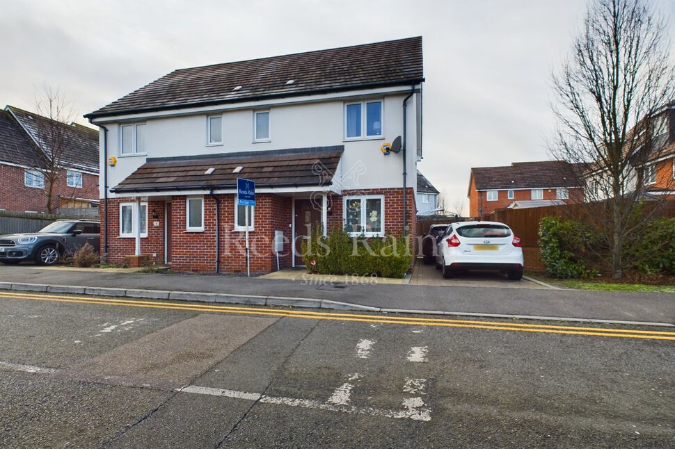 Main image of 3 bedroom Semi Detached House for sale, Halcrow Avenue, Dartford, Kent, DA1