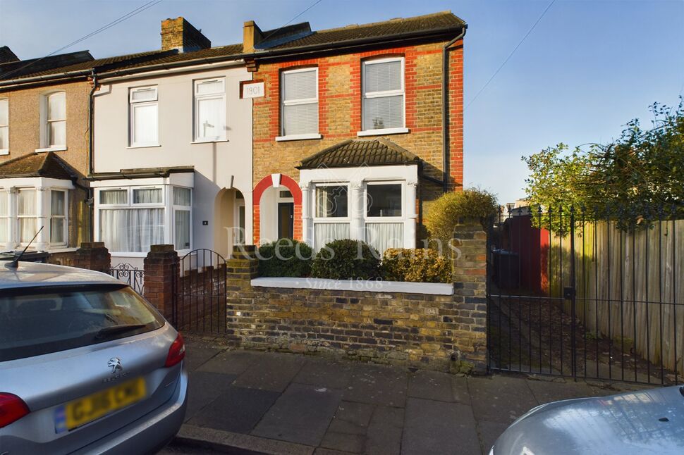 Main image of 4 bedroom End Terrace House for sale, Nelson Road, West Dartford, Kent, DA1