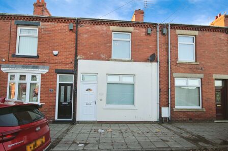 2 bedroom Mid Terrace House to rent