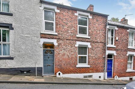 Red Hills Terrace, 3 bedroom Mid Terrace House to rent, £1,600 pcm