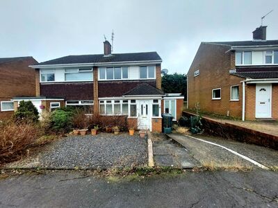 Fallsway, 3 bedroom Semi Detached House for sale, £150,000