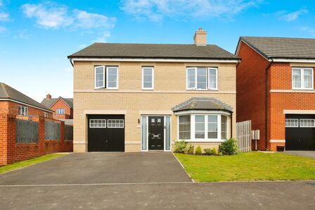 Gerards Gill, 4 bedroom Detached House to rent, £2,150 pcm