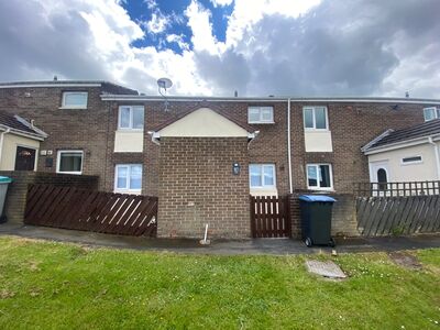 3 bedroom Mid Terrace House for sale