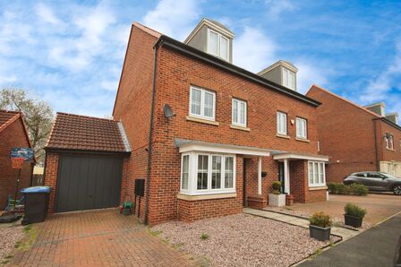 Prospect Place, 4 bedroom Semi Detached House to rent, £1,100 pcm