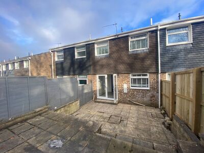 3 bedroom Mid Terrace House for sale