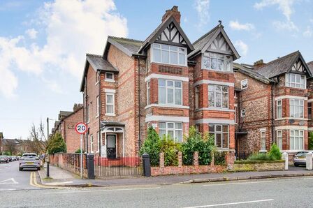 Barlow Moor Road, 5 bedroom  House to rent, £2,450 pcm