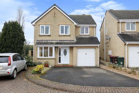 Stoneleigh Close, 4 bedroom Detached House to rent, £1,300 pcm