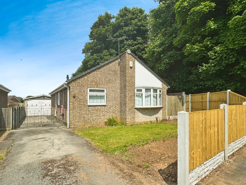 2 bedroom Detached Bungalow for sale