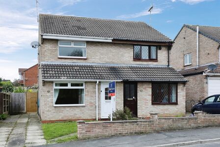 Gleneagles Road, 2 bedroom Semi Detached House to rent, £775 pcm