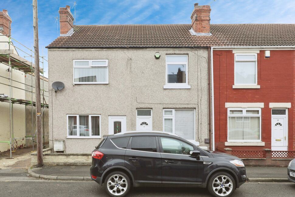 2 bedroom Mid Terrace House for sale