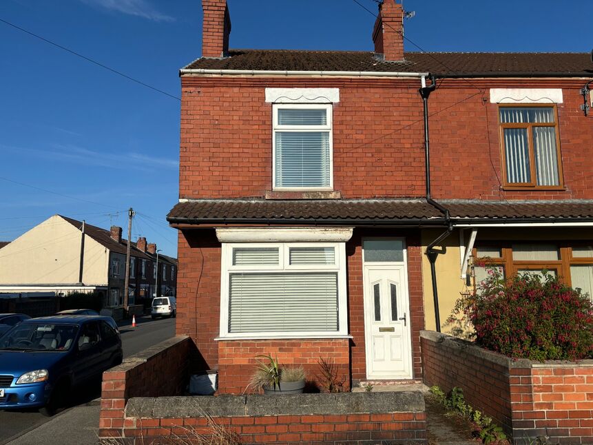 2 bedroom Mid Terrace House for sale