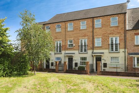 Blakeney Mews, 3 bedroom Mid Terrace House for sale, £220,000