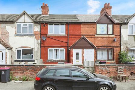 3 bedroom Mid Terrace House for sale