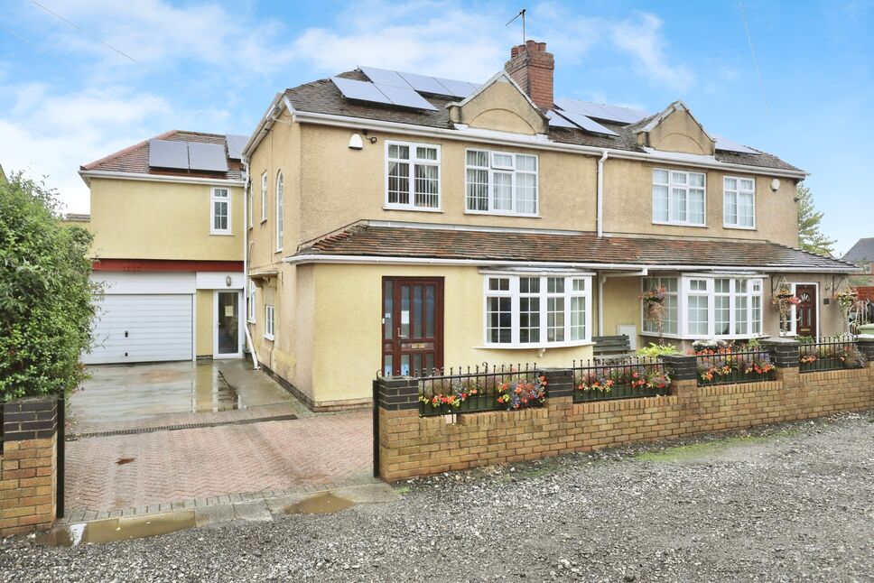 4 bedroom Semi Detached House for sale