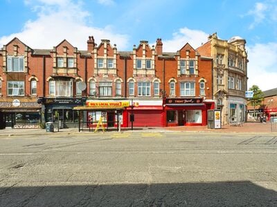 Newcastle Avenue, 5 bedroom Detached Flat for sale, £220,000