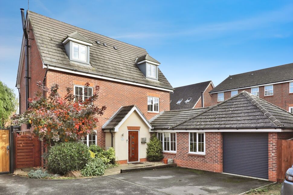 Main image of 5 bedroom Detached House for sale, Pingle Close, Shireoaks, Nottinghamshire, S81